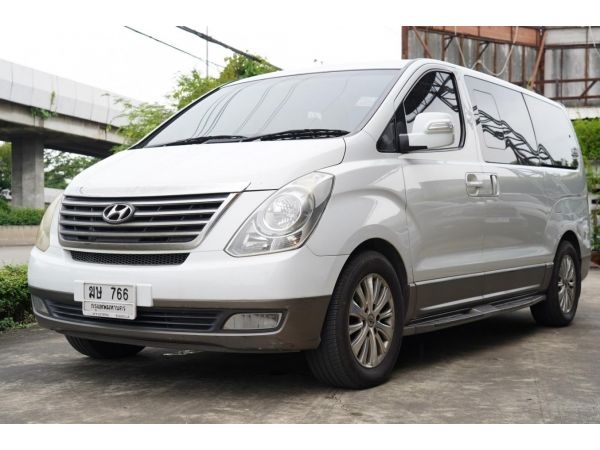 2011 HYUNDAI H1 2.5 GRAND STAREX A/T สีขาว-น้ำตาล