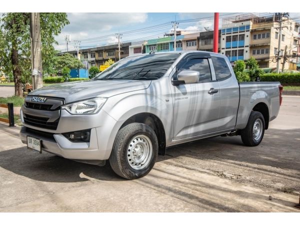 ISUZU D-MAX 1.9 เกียร์ออโต้ ไมล์แค่1หมื่นโล สภาพใหม่สุดๆ