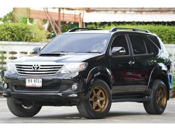 2012 TOYOTA FORTUNER 3.0 V 4WD สีดำ