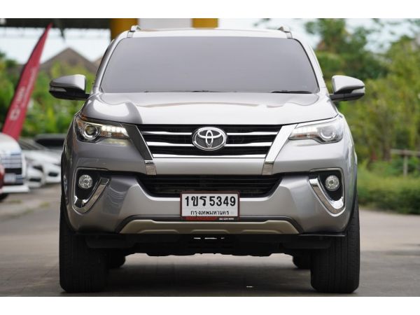 2015 TOYOTA FORTUNER 2.8 V 2WD  A/T สีเทา