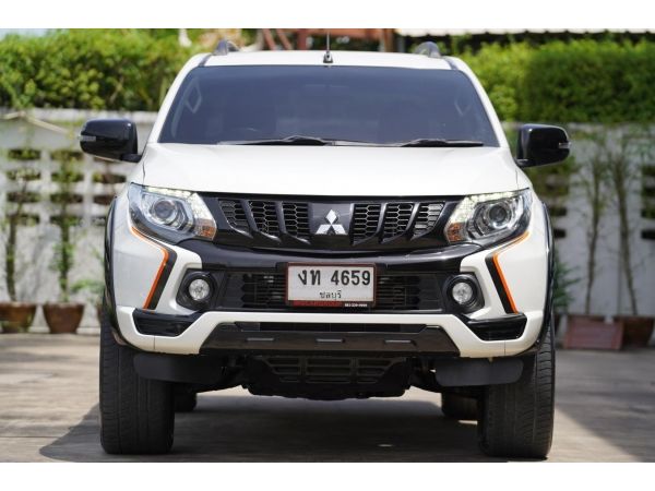 2017 MITSUBISHI  TRITON DOUBLECAB 2.4 PLUS ATHLETE สีขาว