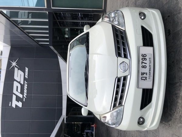 Nissan Tiida 1.6G 5 ประตู รุ่นปี2010