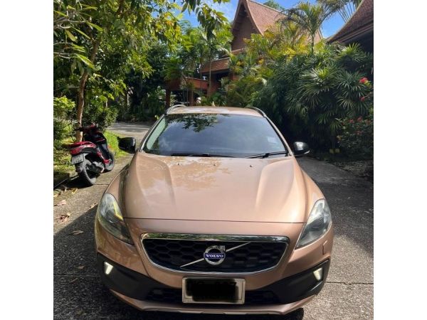 Volvo v40 cross country T5 ปี 2015