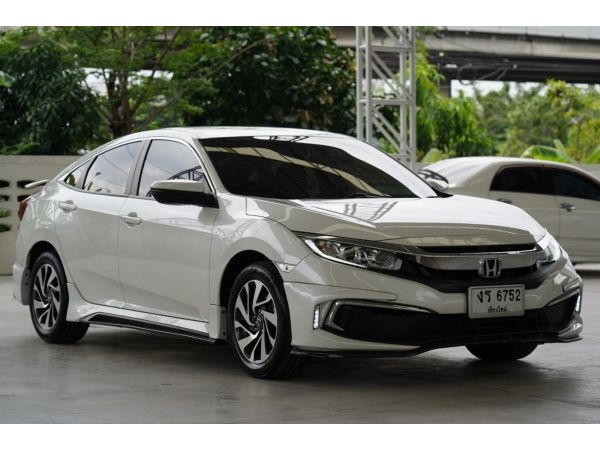 2019 HONDA CIVIC 1.8 E  A/T สีขาว