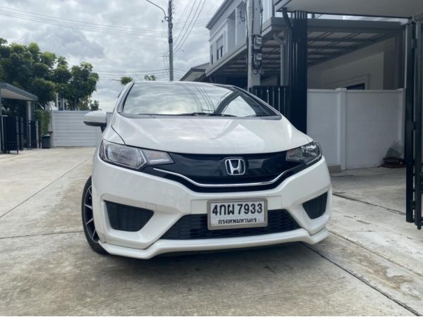 ขาย Honda Jazz 1.5 vtech ปี 2015 รถบ้านผู้หญิงใช้มือเดียว รูปที่ 0