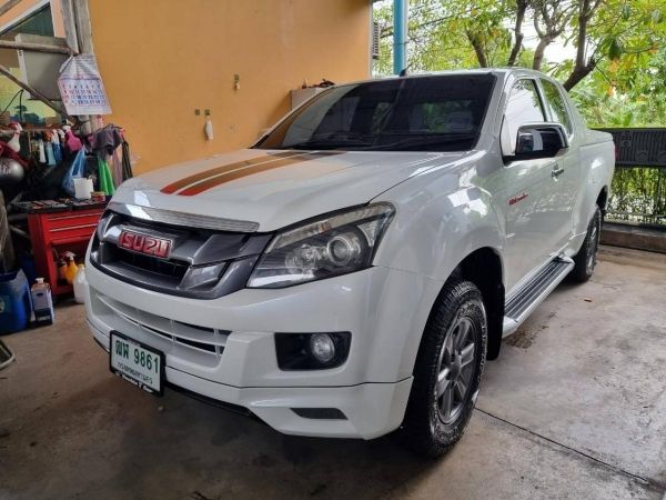 ISUZU Dmax 2.5 cab Hilander Xseries DVD ปี 2013