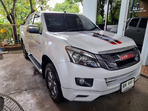 ISUZU D-max 2.5 cab Hilander Xseries DVD ปี 2013