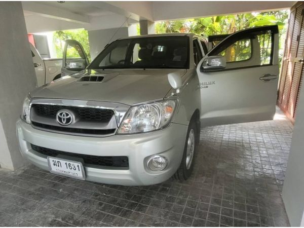 TOYOTA HILUX VIGO, 2.5 E DOUBLE CAB รถบ้าน ใช้งานน้อย เจ้าของไม่ใช้ ไปอยู่ต่างประเทศ