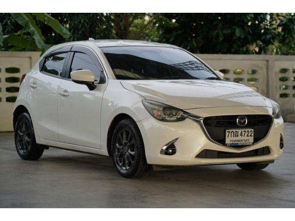 2017 mazda2 1.3sport high plus สีขาว