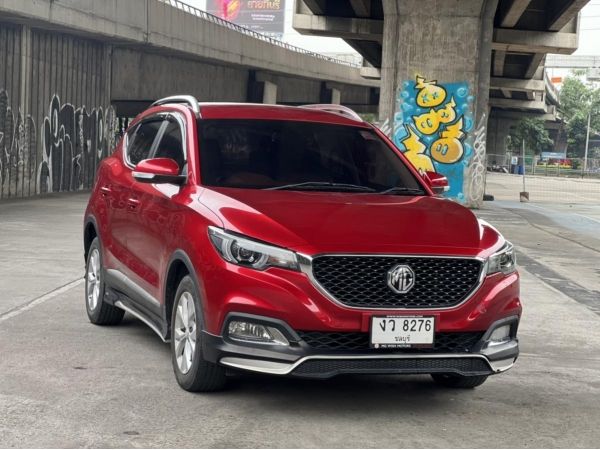 MG ZS 1.5D สีแดง