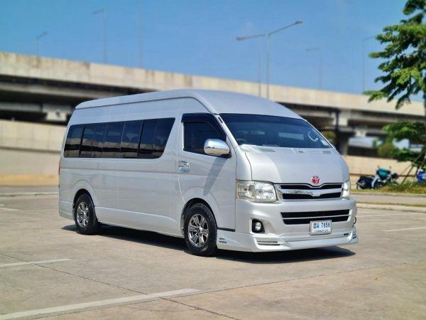 2013 TOYOTA COMMUTER, 2.5 D4D หลังคาสูง โฉม ปี05-19 สีเทา เกียร์ธรรมดา  ภายใน VIP จัดเต็ม