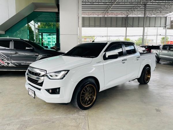 ISUZU NEW D-Max  1.9L M/T CAB 4 รถปี 20 จด 21