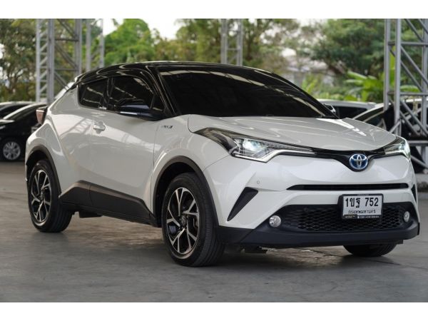 2020 TOYOTA C-HR 1.8 HV MID  A/T สีขาวดำ รูปที่ 0