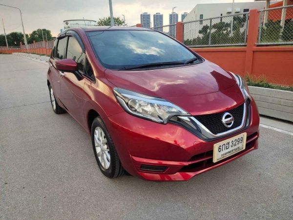 Nissan Note 1.2V ECO CAR เกียร์ออโต้ สีแดง MY2018