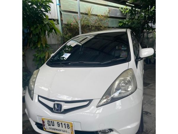 2010 Honda JAZZ 4 ประตู สภาพดี สวยสดงดงาม รถบ้าน รูปที่ 0