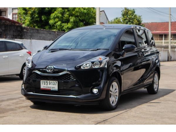 โตโยต้าชัวร์ ฟรีดาวน์ Toyota Sienta 1.5 G A/T ปี 20 ผ่อนเดือนละ 9xxx บาท