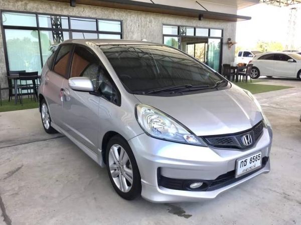 Honda jazz 1.5 sv AT. ปี2012 