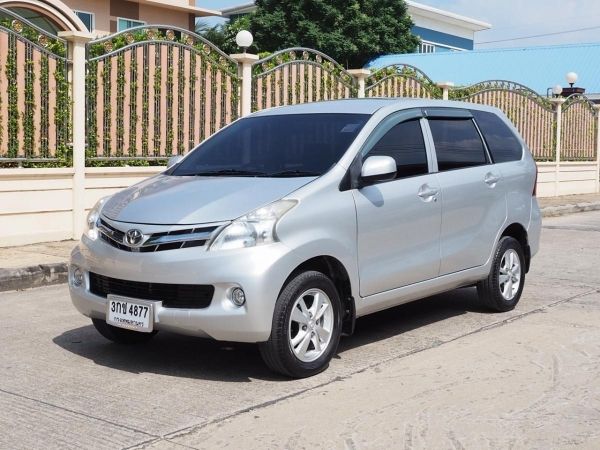 TOYOTA AVANZA 1.5 E ปลายปี 2013 จดปี 2014 เกียร์ AUTO สภาพนางฟ้า