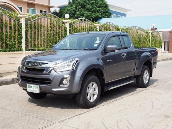 ISUZU D-MAX BLUE POWER SPACECAB HI-LANDER 1.9 DDI L (MNC) ปี 2018 เกียร์MANUAL สภาพนางฟ้า