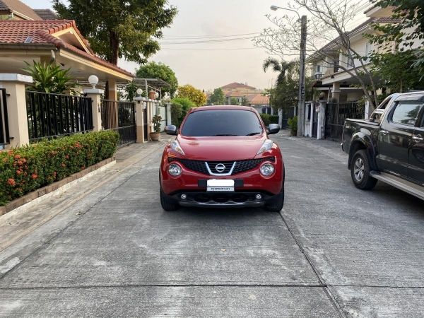 2016 Nissan Juke 1.6 Invader SUV สีแดง รถบ้าน เจ้าของขายเอง ราคาต่อรองได้ ผู้หญิงขับ ไม่เคยชน รักษาอย่างดี ขายเพราะไม่ค่อยได้ใช้