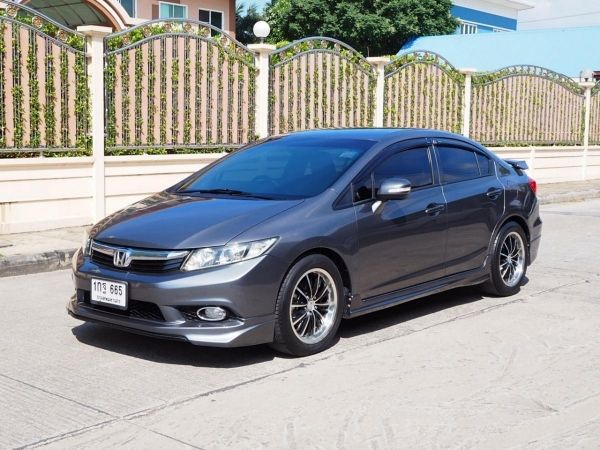 HONDA CIVIC 1.8 E โฉมFB ปี 2012 จดปี 2013 เกียร์AUTO สภาพสวยขนาดนี้ถูกสุดในเว็บ