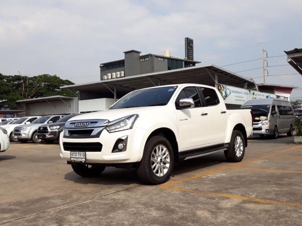 D-MAX CAB4 3.0 Z HILANDER  	2019