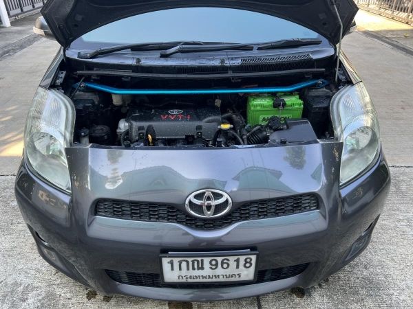 Toyota yaris 2012