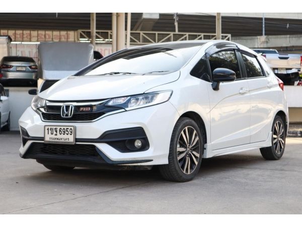 โตโยต้าชัวร์ ฟรีดาวน์ ผ่อนเดือนละ 9xxx บาท Honda Jazz 1.5 RS A/T ปี 20