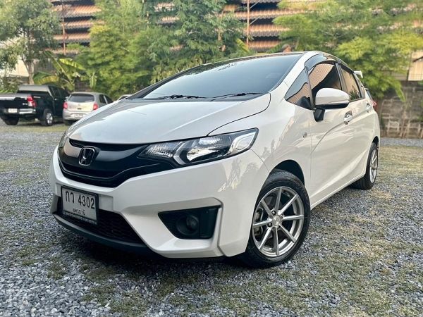 Honda Jazz 1.5 i-VTEC รุ่น S เกียร์ Auto ปี 2017 ( ป้าย 4302 )