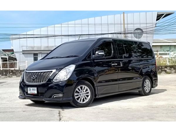 รถครอบครัว HYUNDAI H1 2.5 DELUXE  ปี2013 (จด2014)