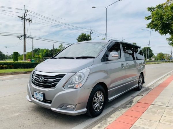 2014 HYUNDAI H1 DELUXE 2.5 MNC A2 รถบ้านสวยดูแลดี รูปที่ 0