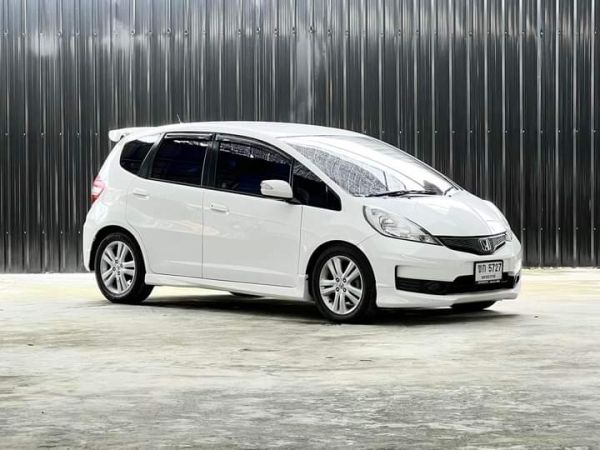 HONDA JAZZ 1.5SV(ตัวท็อป) A/T ปี 2013