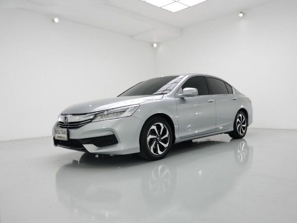 ็HONDA ACCORD 2.0E ปี2017