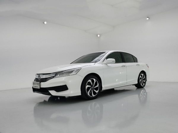 HONDA ACCORD 2.0E ปี2017