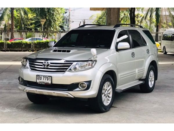 2011 Fortuner 3.0 NAV 4WD AT  ฟรีดาว ซื้อสดไม่มี Vat7% เครดิตดีออกรถ0บาทได้ มือเดียว ดีเซล 3000 ขับสี่ ออโต้