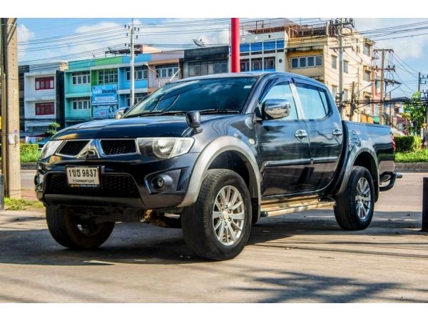 Mitsubishi Triton 2.4 Double Cab Plus เบนซินCNG