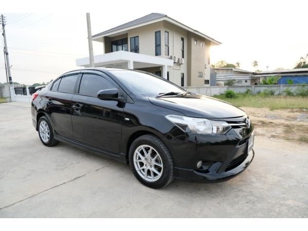 TOYOTA VIOS 1.5J สีดำ เกียร์ออโต้ ปี 2014