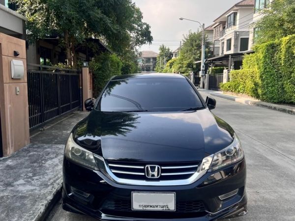 HONDA ACCORD 2.0 EL (G9) ปี2014 สีดำ รถบ้านผู้หญิงใช้มือเดียว สภาพดีมาก