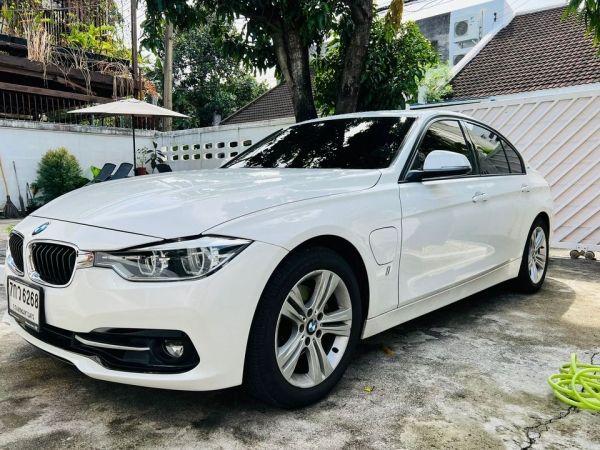 ขาย BMW SERIES3 330e Sport Iconic สีขาว