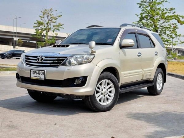 2011 TOYOTA FORTUNER 3.0 V 4WD ออโต้ ขับ4 ตัวTOPสุด รถบ้านสวยพร้อมลุย รูปที่ 0