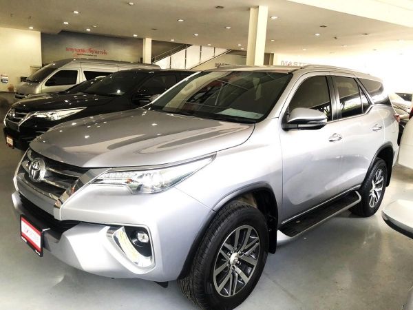 TOYOTA FORTUNER 2.4V 2WD เกียร์AT ปี18