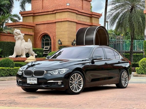 2018 BMW 330e Luxury รถสวยสภาพดี น่าใช้สุด (ติดต่อเซลล์น้ำ ฝ่ายขายโดยตรงไม่ใช่นายหน้าจ้า) รูปที่ 0