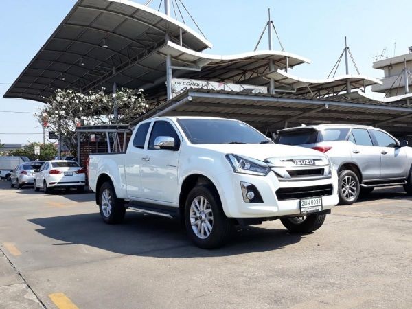 D-MAX SPACE CAB 3.0 Z HILANDER  2019