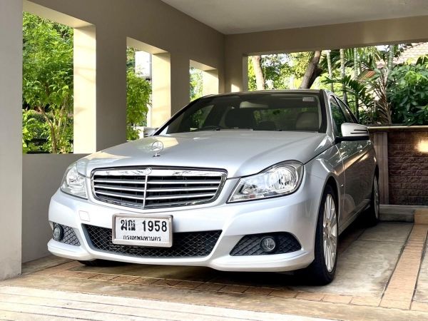 MERCEDES-BENZ C200 W204 FACELIFT ปี 2012 รถมือเดียว ไมล์น้อย