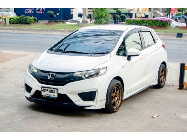 Honda Jazz 1.5S รถสวย พร้อมใช้ จัดทรงหล่อๆ