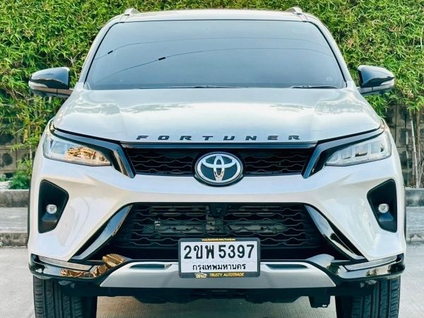 Toyota Fortuner 2.4 Legerder ปี 2021