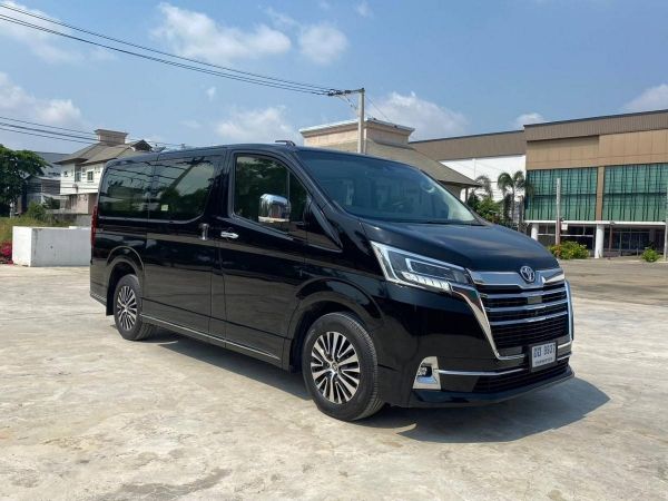 TOYOTA MAJESTY 2.8 GRANDE ปี 19 จด 20 รุ่น Top GRANDE ไมล์ 4x,xxx km. รถบ้านเจ้าของเดียว