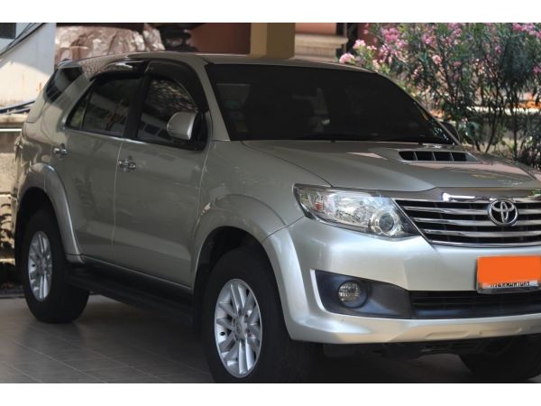 FORTUNER 2012