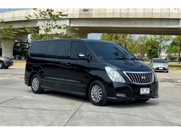 2016 HYUNDAI H-1, Elite โฉม ปี08-18  สีดำ ไมล์ 111,xxx km. ดีเซล