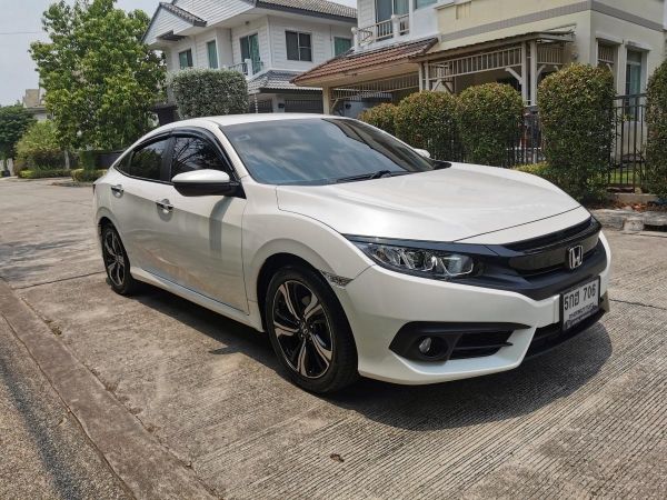 2017 Honda Civic · 4 ประตู · ขับไปแล้ว 82,406 กิโลเมตร Honda civic FC EL ปี 2017